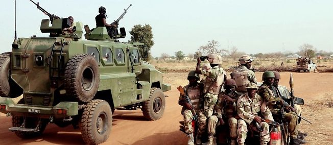 LePointAfrique's tweet image. #Nigeria : 300 filles et femmes sauvées des mains de #BokoHaram lpnt.fr/1JRj7Bi