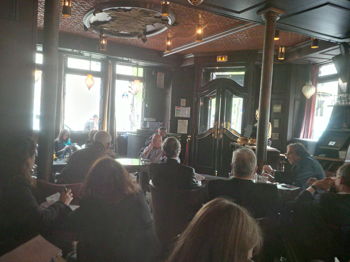 Shermannosaurus's tweet photo. @ Pub Sir Winston Paris, #CafeNile : La médecine sans médecine ? @Pharmaon, #mhealth #digitalhealth http://t.co/Uzr6sl79TU