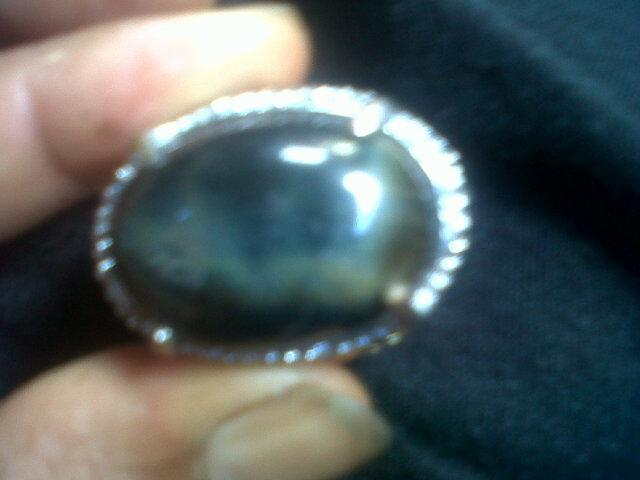 StevenAnthos's tweet image. Batu lafaz allah tulisan lafaz nya bisa digerak kan karena disinari cahaya RP 10 M