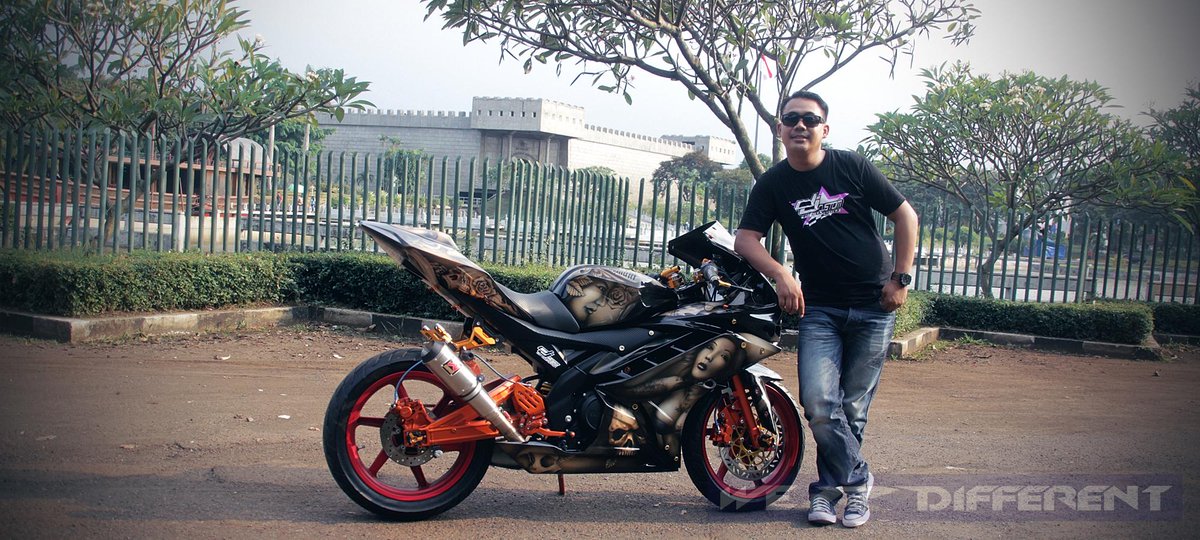Kurniawanw15's tweet image. #YamahaID Yamaha YZF R15, Motor Harian Yang Sangat Responsif #werdifferent bit.ly/1OCH3iL @YamahaIndonesia
