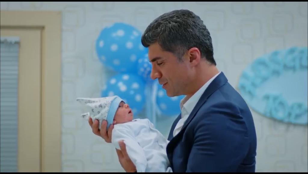 KKaderimin's tweet photo. Allahım şu tatlılıklara bakrmısınız. Hayatımda izlediğim en güzel dizi. @OzcanDeniz sende harikasın canımın içi <3 <3 http://t.co/VqgHFocvUX