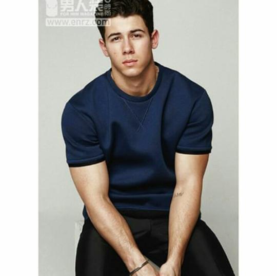 idaajonas's tweet photo. Bae is looking so damn hot 🔥💪👑♡ #photoshoot #ForHimMagazine #nickjonas http://t.co/g50QTpsXtk