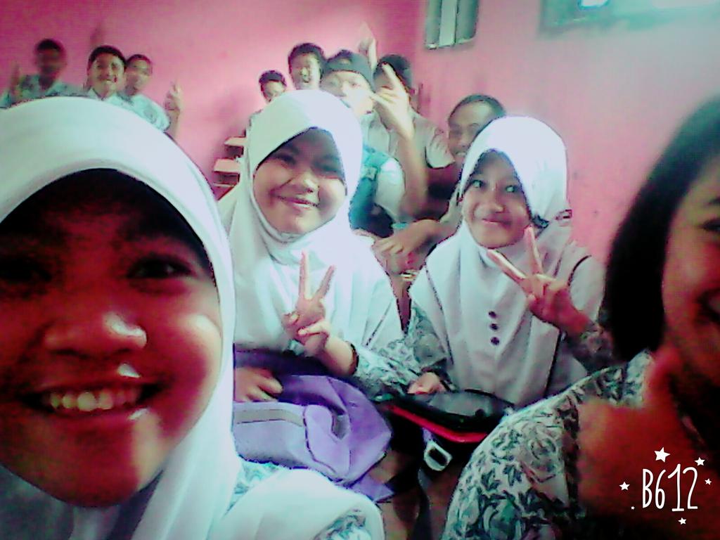 rika_farhan tweet picture