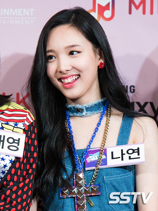 nayeonews's tweet photo. 150429 Sixteen PressCon #Nayeon http://t.co/mwAQCzPPLo