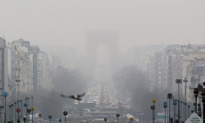 IntactClimate's tweet photo. Air pollution costs Europe $1.6tn a year in early deaths and disease, say WHO http://t.co/CsfYuGjNrL @WHO http://t.co/OuUFTPUJJF
