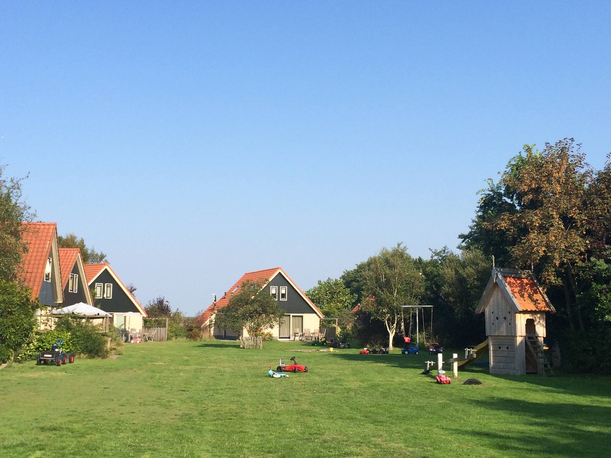 SpringtijTexel's tweet photo. Heeft u al uw zomervakantie geboekt? http://t.co/XCyp7nt0Tb