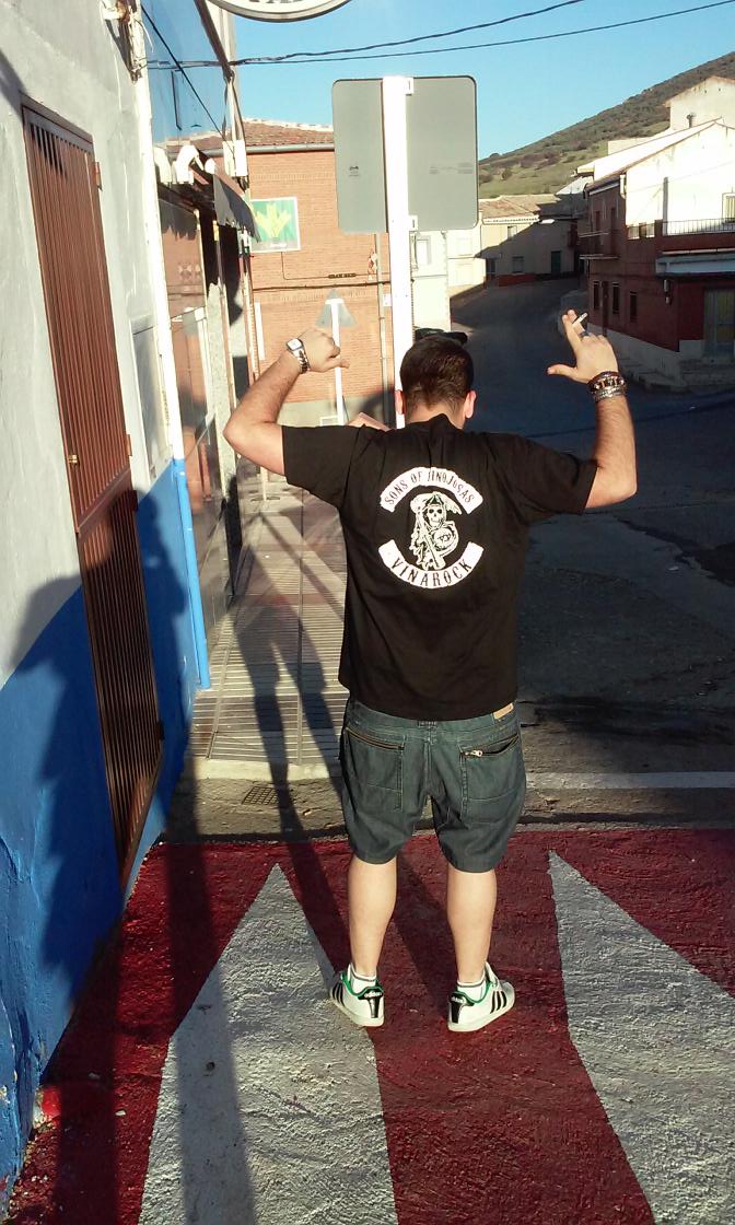 EDU_CNT's tweet photo. Nueva adquisicion del #VinaRock @irissss8 ... ¿conoces a un tal @AMC5_TORETO ? Jejeje http://t.co/gl45pdoDlG