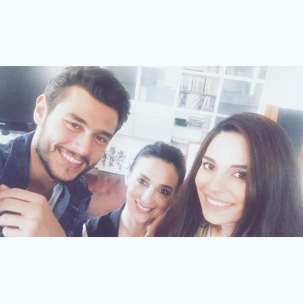 cineenyapim's tweet photo. #nedenbirlikteyiz #kimkiminlenerede http://t.co/eCxWqVK1jI
