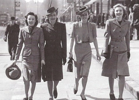 Hablamos en VLCdelRecuerdo sobre el vestuario femenino en la Segunda Guerra  Mundial | Viste La Calle | Scoopnest