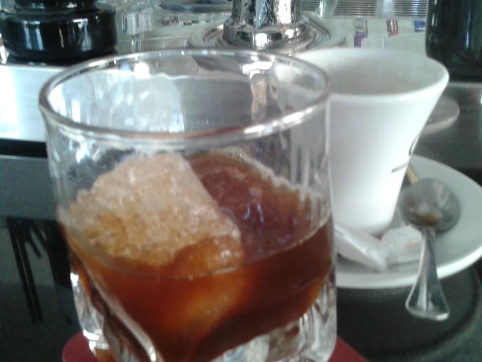jorgeberrocall's tweet photo. Hora del café y de reflexionar. #20DeCopas http://t.co/kXzN1rEWNa