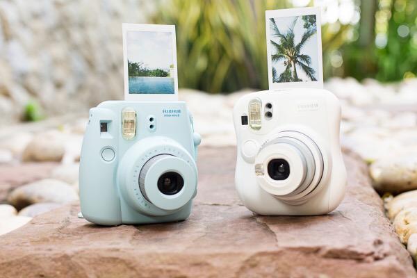 Kayla_Swim's tweet photo. How absolutely amazing is this camera! Wow what I would give to have one! #Fuji #instamax  #stoogle #love @stoogleit http://t.co/onlvgfOChd