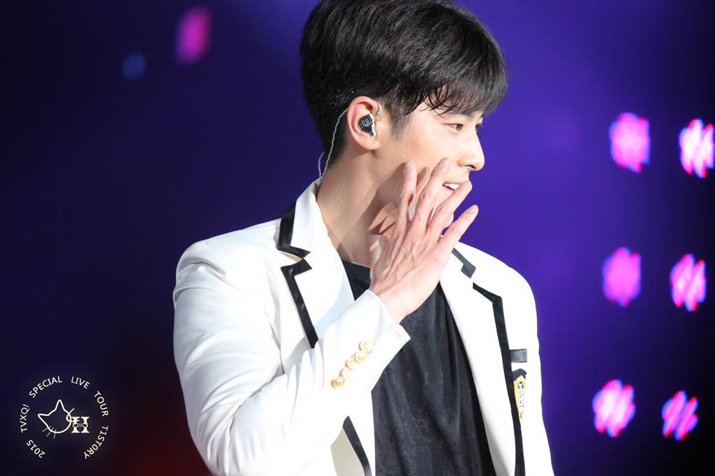 catchuknow's tweet photo. 20150425 TIIST0RY live tour in ShenZhen -part2 .#Yunho more pics➮➮➮http://t.co/uZbXx7VDrw http://t.co/KaUUq3KsmW