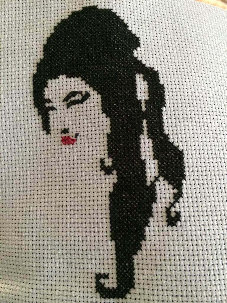 ConfusedkelXx's tweet photo. Finished my cross-stitch of Amy Winehouse x http://t.co/WettWiwNFd