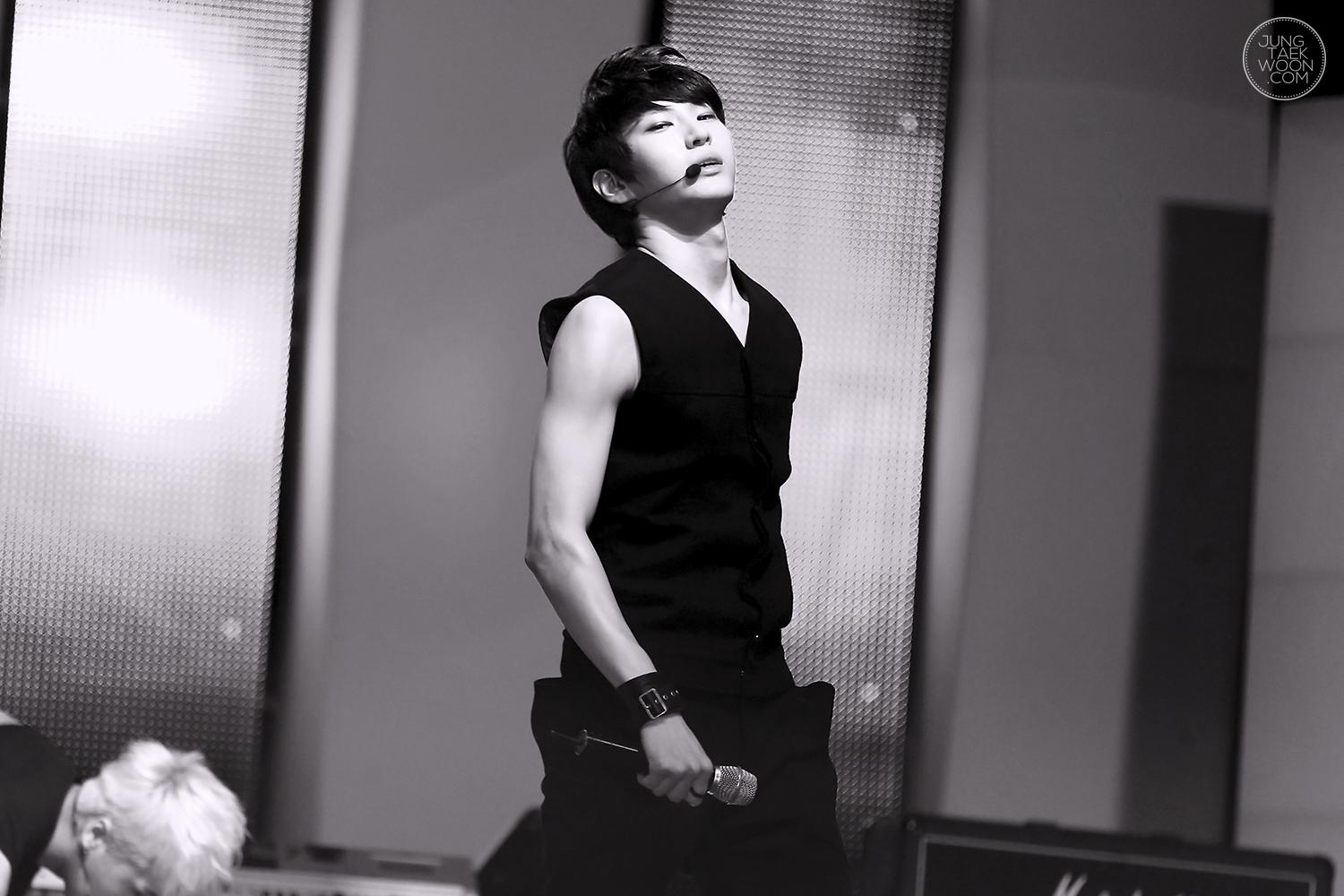 CDw84vxUEAAXYQN.jpg:large