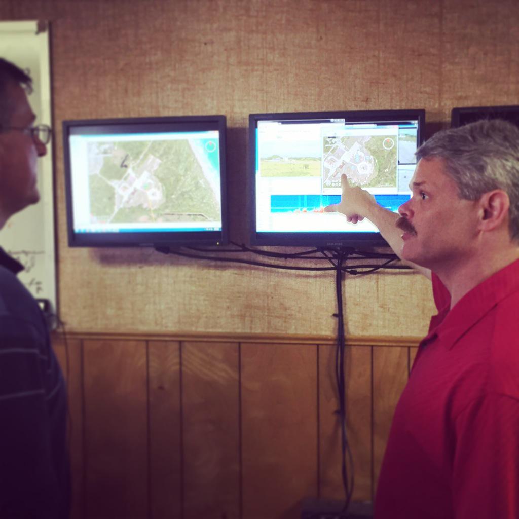 QuantumSci's tweet photo. Conducting demo at the Cape for company interested in non-line-of-sight #threat #detection #perimetersecurity http://t.co/qFPDefXt29