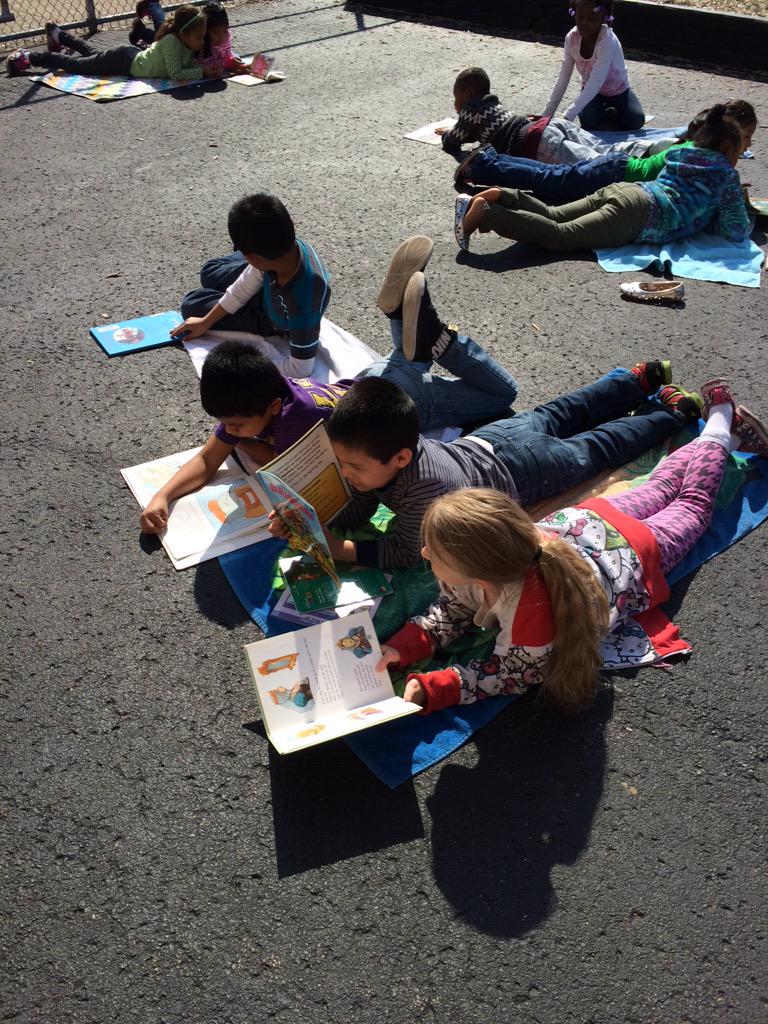 AnnaJones925's tweet image. Soaking up the sun! #beachday #firstgrade #lastdaycountdown