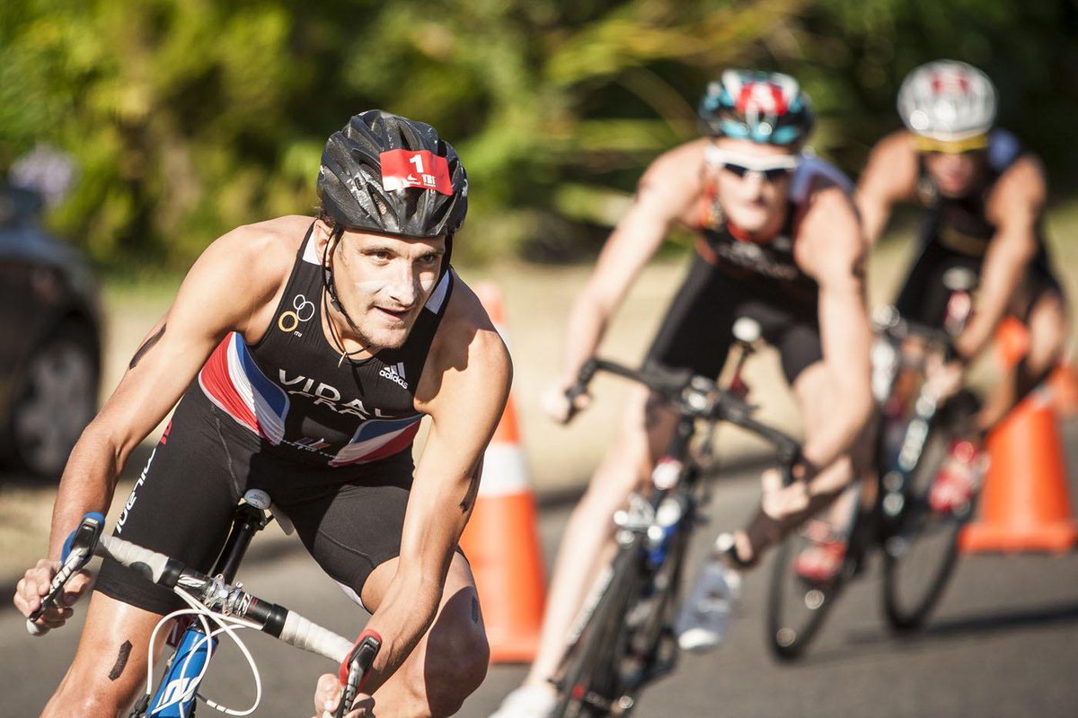 AugustoTamayoGo's tweet photo. "@PontoonTri: Entrevistamos a Laurent Vidal:"Lo menos agradable de mi situación es que no la" http://t.co/fzFvF5qBPw http://t.co/G4DCsguyeQ"