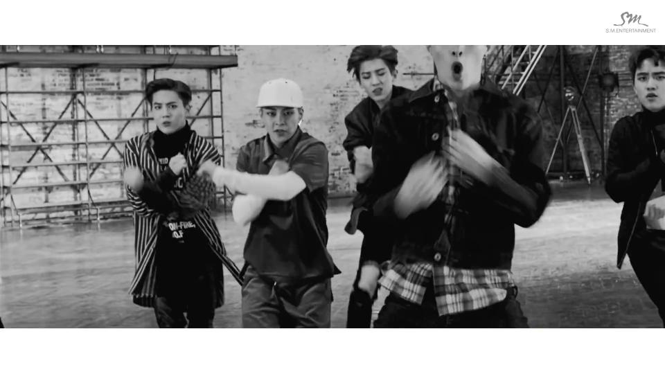 keyrafanova's tweet photo. Pausing at the right moment πππππ
#exoderp http://t.co/zmErTS7gGx