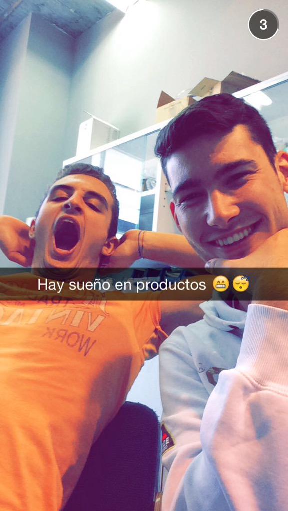 ¡Buenos días con @Thevazcona y @Santi_herrera96!