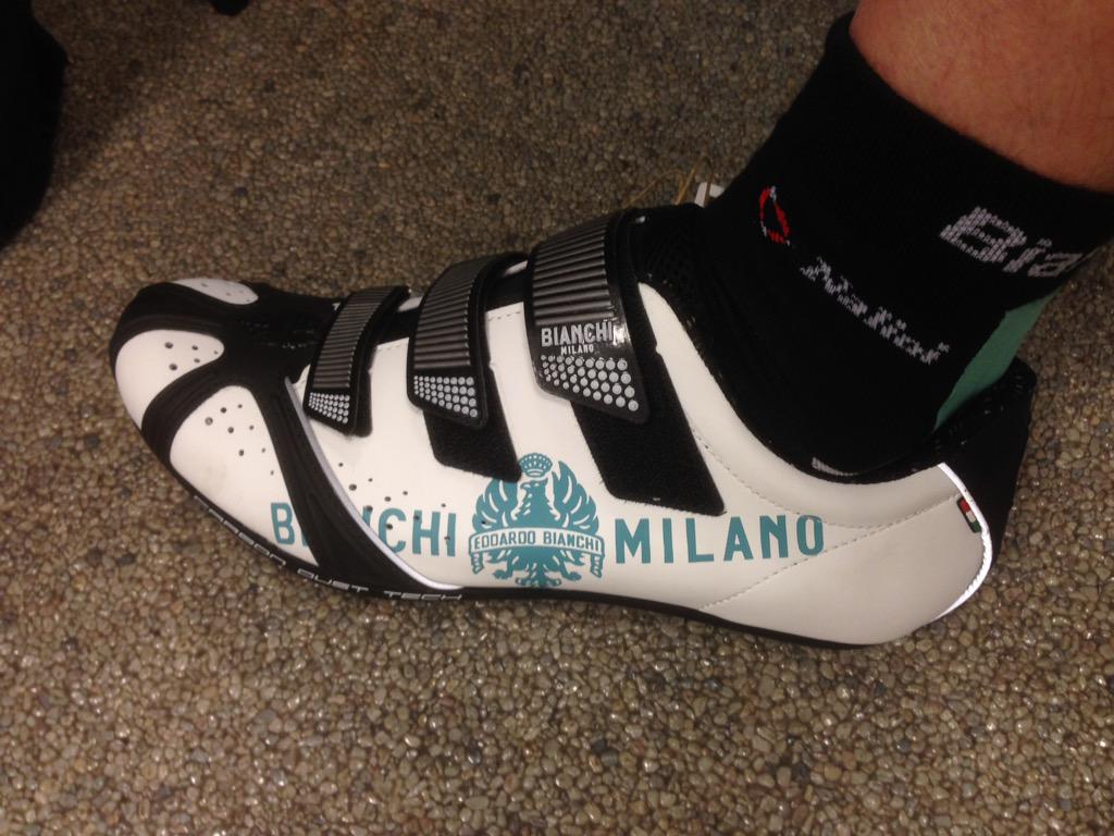 RentmeesterMarc's tweet photo. Ze zitten als gegoten #Bianchi 🚴😊 http://t.co/spMvAiqS0O