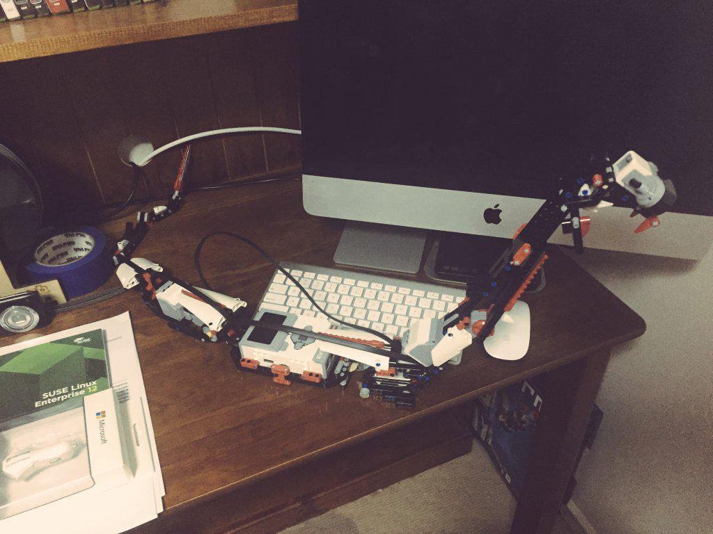 DanKipping's tweet image. I made a snakey, snake! #EV3Mindstorms