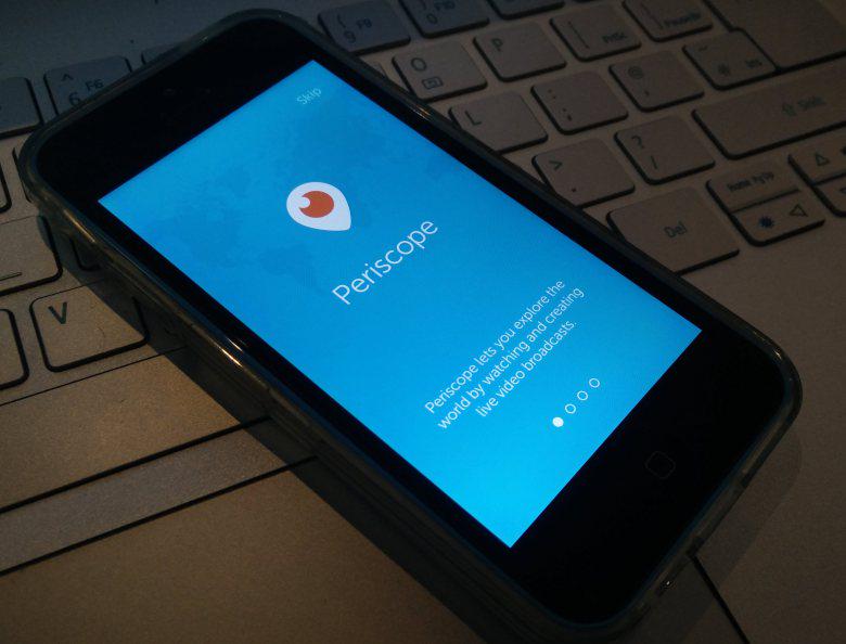 VentureBeat's tweet image. More than a million people signed into Periscope in first 10 days onvb.co/muKbPtd