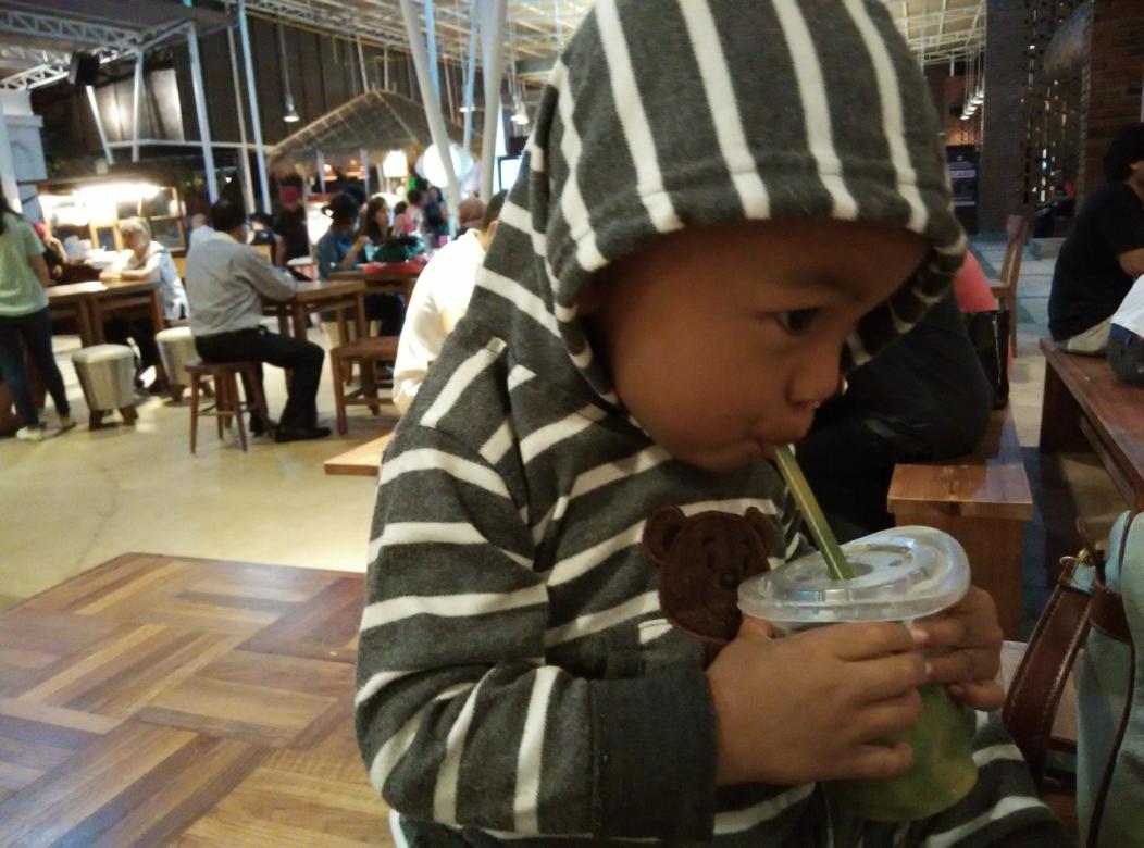 Aprie_Mpie's tweet photo. @EatRepublicID si abi suka bngt sma cendol maribetnya #eatrepublic http://t.co/GZeTQm1I3g
