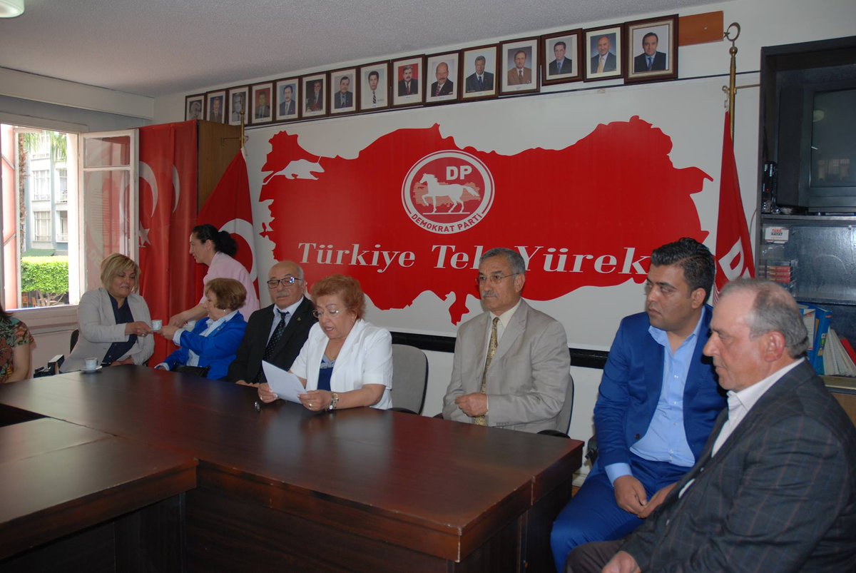 DemokratParti01's tweet photo. DEĞERLİ BASIN MENSUPLARI VE DAVA ARKADAŞLARIM DEMOKRAT PARTİ İL BAŞKANLIĞI YENİ YÖNETİM OLARAK SİZLERE HOŞ GELDİNİZ. http://t.co/kh2Fayb1O3