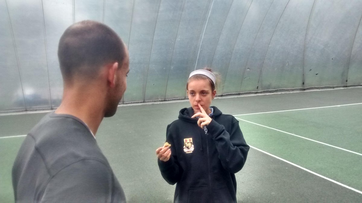 LSETENNIS's tweet photo. Some last minute words of wisdom from ex-LSE Tennis big name @chrisanguelov #HeKnowsWhatHesOnAbout #BigMatche http://t.co/rAFDV45I3K