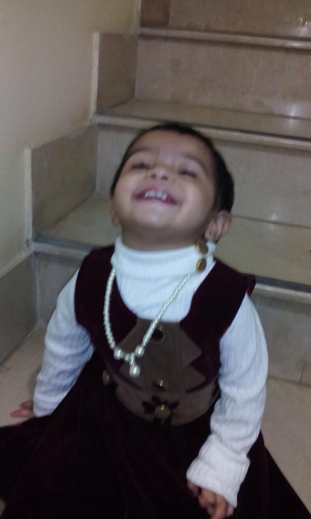 Zainub_Hussain's tweet photo. #Eena #Shanzay my lvly #Bhanjian #AaniKiJaan #Cuteiii http://t.co/zmHHJrtKMi