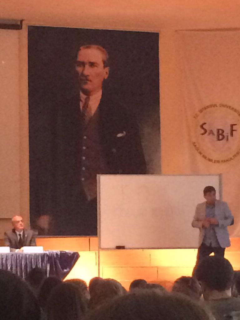 DrGurkanKubilay's tweet photo. Istanbul Universite'li genclere dilimiz döndüğünce bişeyler anlattık bugün.Hepsine teşekkürler. http://t.co/f0ZKaXsw4X