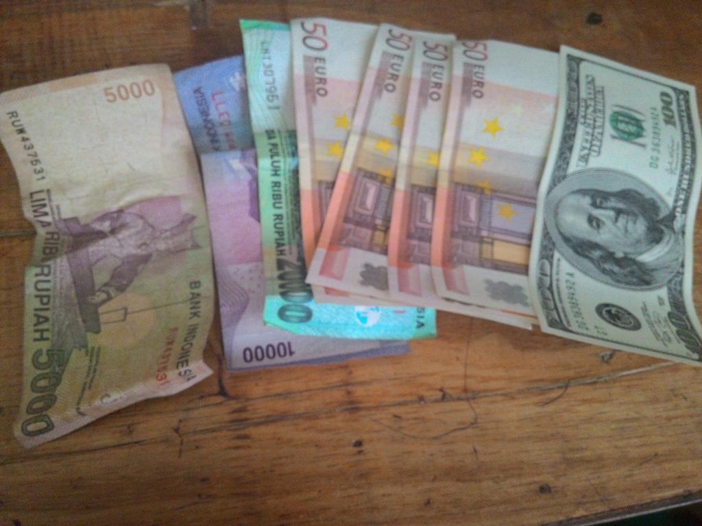 AjaRerin's tweet photo. Uang jajan... http://t.co/mmdxEi5kSS