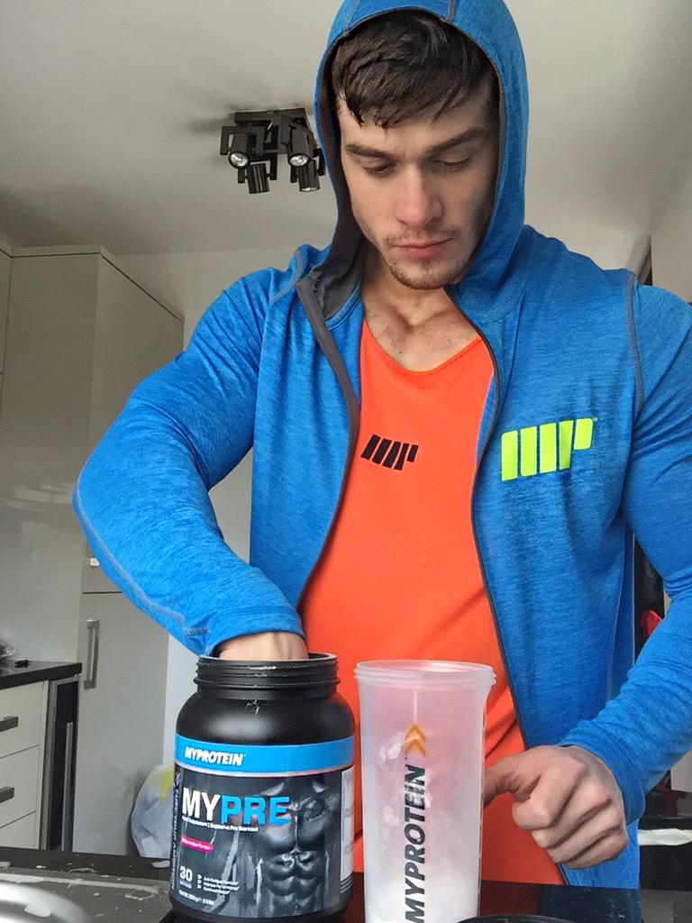 OwenHarrison1's tweet photo. It's game time!! @MyproteinUK watermelon #MYPRE at the ready. 2 scoops of power!!

Discount 👇👇
http://t.co/VgDgSE26Tw http://t.co/ANbnHds0fD