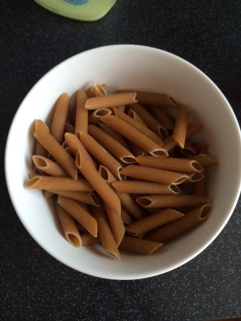 KeithBiscuit's tweet photo. Upgraded to wholewheat pasta #pushingtheboatout http://t.co/wrGSiqT230