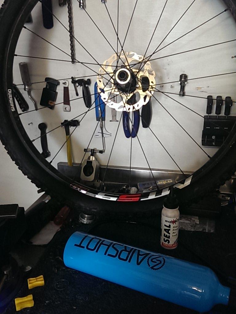 Popsplants2's tweet photo. Tubeless tyres instantly inflated with @Airshotltd airshot. Excellent product with no wasted canisters. Brilliant http://t.co/JoQLt7w6nS