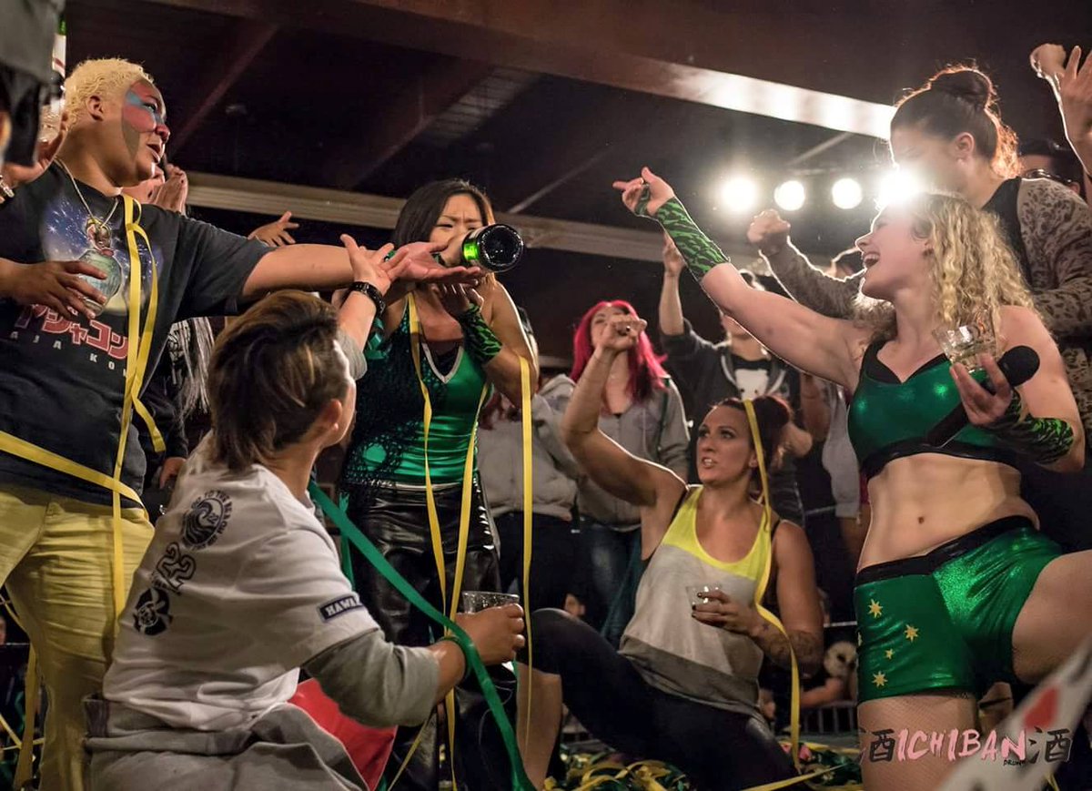 SHIMMERwomen's tweet photo. #Retirement #Tomoka #NoDrinkNoLife #SHIMMER75 - Photos by @IchibanDrunk - http://t.co/uQVXusX04K http://t.co/wanrEs7oGw