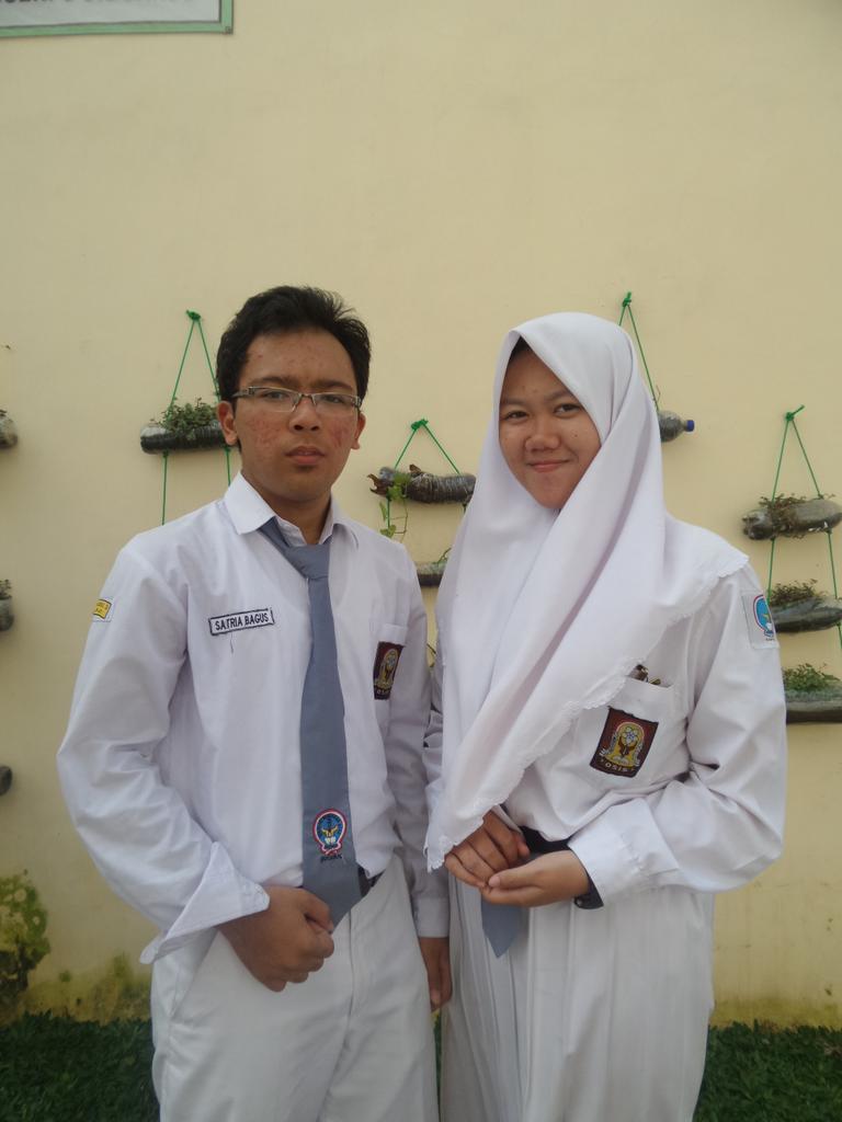 OSIS_SMANTIGDA's tweet photo. Peserta Miss Mass Go Green dari kelas 4 MIA 7.. :) Silahkan di voting.. :) http://t.co/flQCIgjtlT