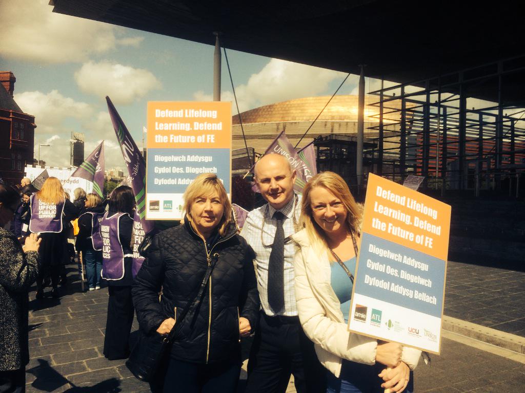 Vivbuckley's tweet photo. @bridgendcollege staff at the #FEforeveryone protest #Education #cuts http://t.co/zBr1RDxt3O