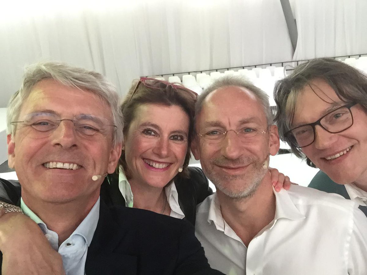 CorinneVigreux's tweet photo. 15 minutes to go, super excited to be here today! #whatnext #tomtom #innovationmakers http://t.co/R3kfAZGh08