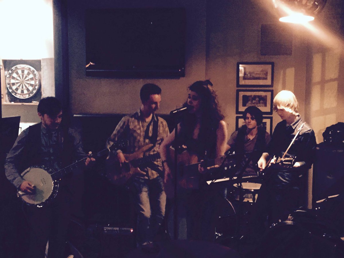 HalfwayHomeUk's tweet photo. Great first night at The Roebuck Open Mic with lots of local talent! @TheRoebuckHotel #folkmusic #openmic #Urmston http://t.co/xFzzXLes7i