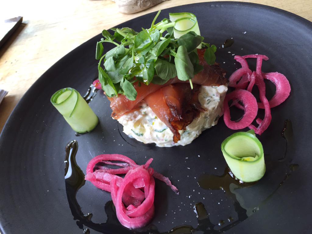 BuzzAlderin's tweet image. Bloomin&apos; great lunch @6bellsthame #FreshforSpring @onlyatfullers