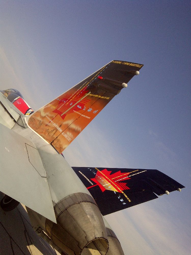 cash747's tweet photo. Had to test out this new @Blaq feature - @RCAF_ARC @RCAFThenAndNow @WaterlooAirShow @FlyYKF #CF18Demo from #WAS2013 http://t.co/L0WFh4Muu4
