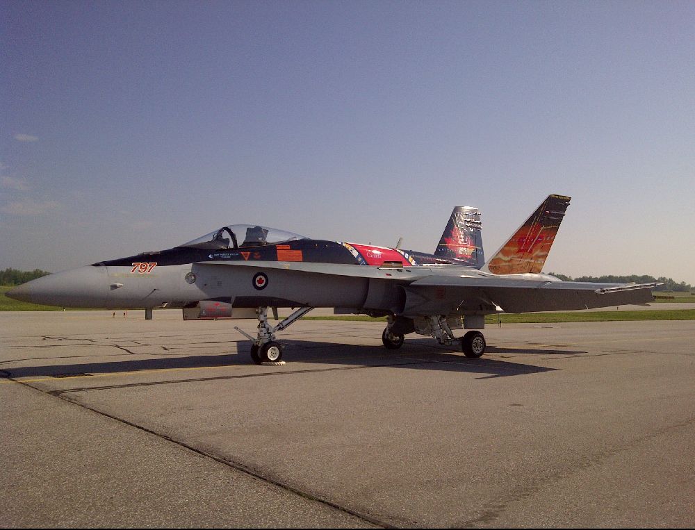 cash747's tweet photo. Had to test out this new @Blaq feature - @RCAF_ARC @RCAFThenAndNow @WaterlooAirShow @FlyYKF #CF18Demo from #WAS2013 http://t.co/L0WFh4Muu4