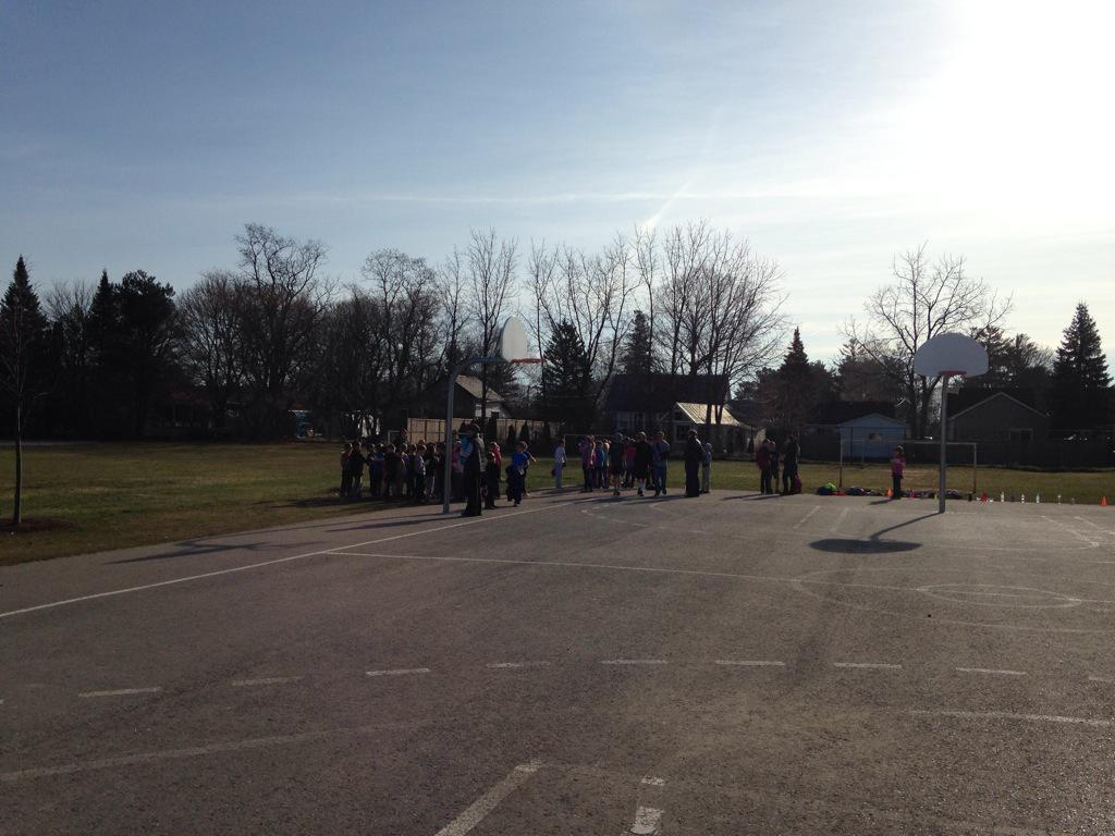 CameronStPS's tweet photo. Beautiful day to start MaraFun! #runtime @MaraFunCanada #scdsb http://t.co/OPG1afhSFY