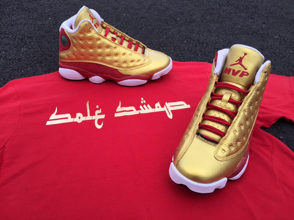 soleswap's tweet photo. Special shoutout to @MonkeyMoneyCNS for the custom tees on this release!! #SoleSwap http://t.co/NJKnm4Uhpj