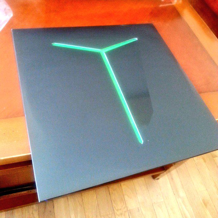 badimpostor's tweet photo. It's finally here and looks delicious @richiehawtin @PlastikmanLive #HYPE  #EX http://t.co/GAMYg2fsyH