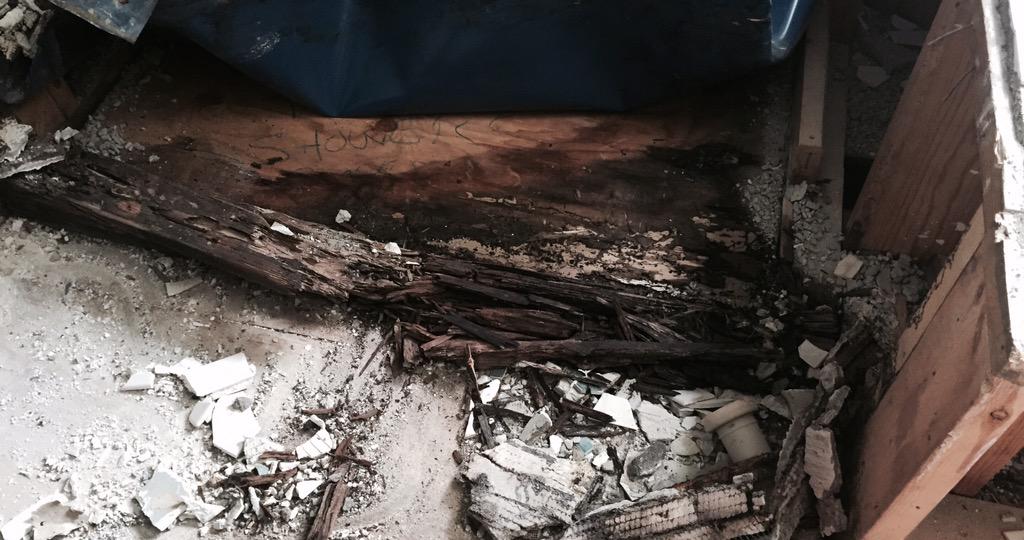 BellConstruc's tweet image. It doesn't take much water to do a lot of Damage. A small leak in the shower caused all this. #remodel #master bath