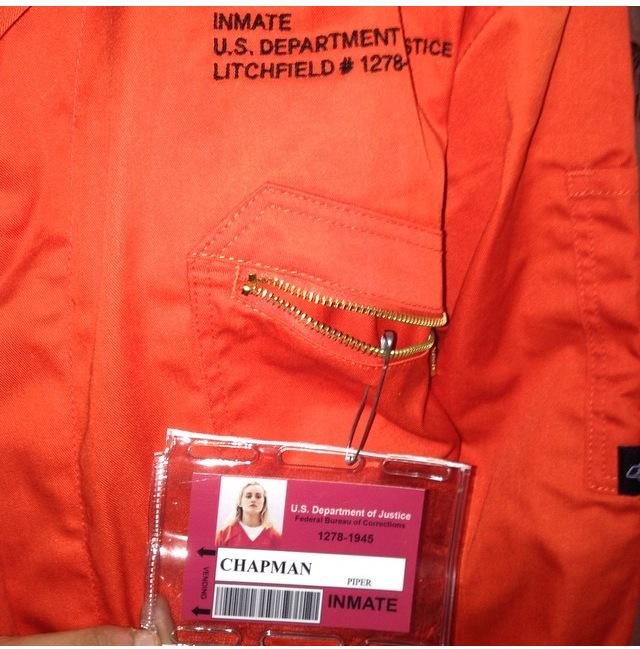 ManveerLochab's tweet image. @OITNB @netflix @TaySchilling @nlyonne @LauraPrepon take me 2 litchfield kid #selfsurrender #OnWednesdaysWeWearOrange