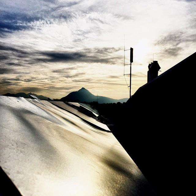 DesignRambles's tweet photo. "urban way of life"
#urbanwayoflife #urbanpicture #silence #landscapephotography #loveyourroots #poetry #photograph… http://t.co/JeMUbgbuQp