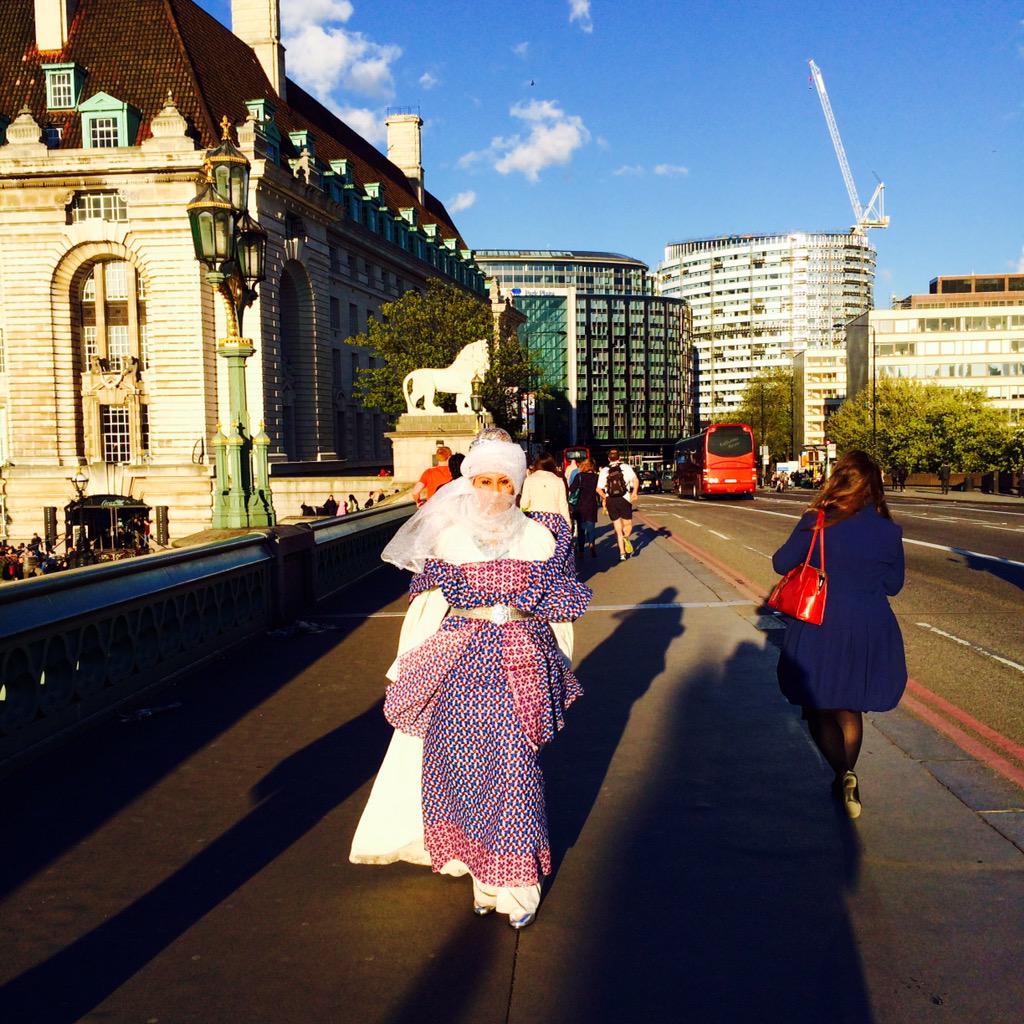 HaRaS_EH's tweet photo. @arablessproject @Riffypowerzz Keep an eye on us ! #arabless #londoneye http://t.co/2Xivf5kpLT